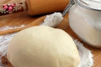 Prepariamo i belyashi più deliziosi con kefir: la ricetta è molto semplice e veloce!
