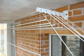 Tharëse rrobash në tavan - liana - udhëzime instalimi